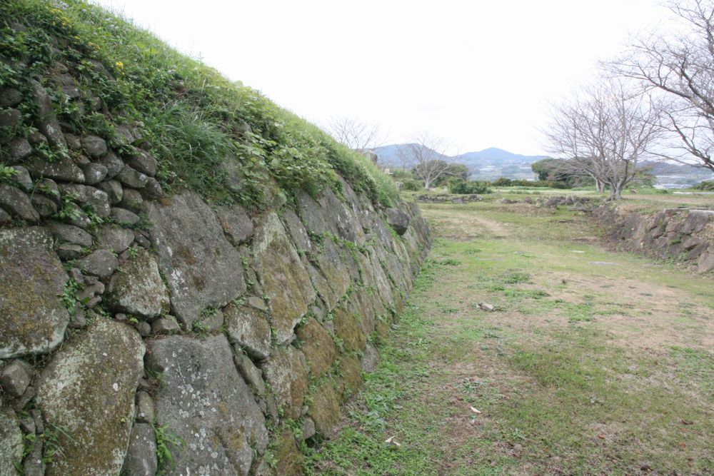 01_石垣にみる「堅固な城」